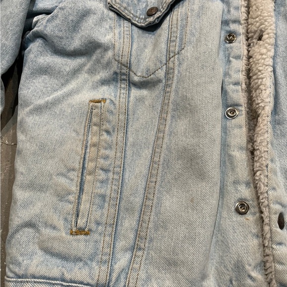 Levi's Denim Sherpa Jacket - Picture 2 of 5